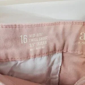 Ana A New Approach Twill Women's Pink Mid Rise 3.5" Inseam Size 16 Shorts