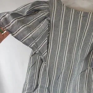 A.N.A Super Cute Blue/White Stripe V Neck Poplin Short Sleeve Puff Sleeve Women's Small